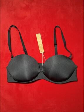 Skims Ultimate Push Up Strapless Bra Color ONYX Size 32B